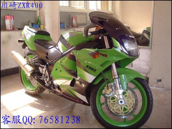 川崎ZXR400摩托车